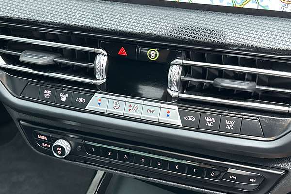 2023 BMW 1 Series M135i xDrive F40 thumb-17