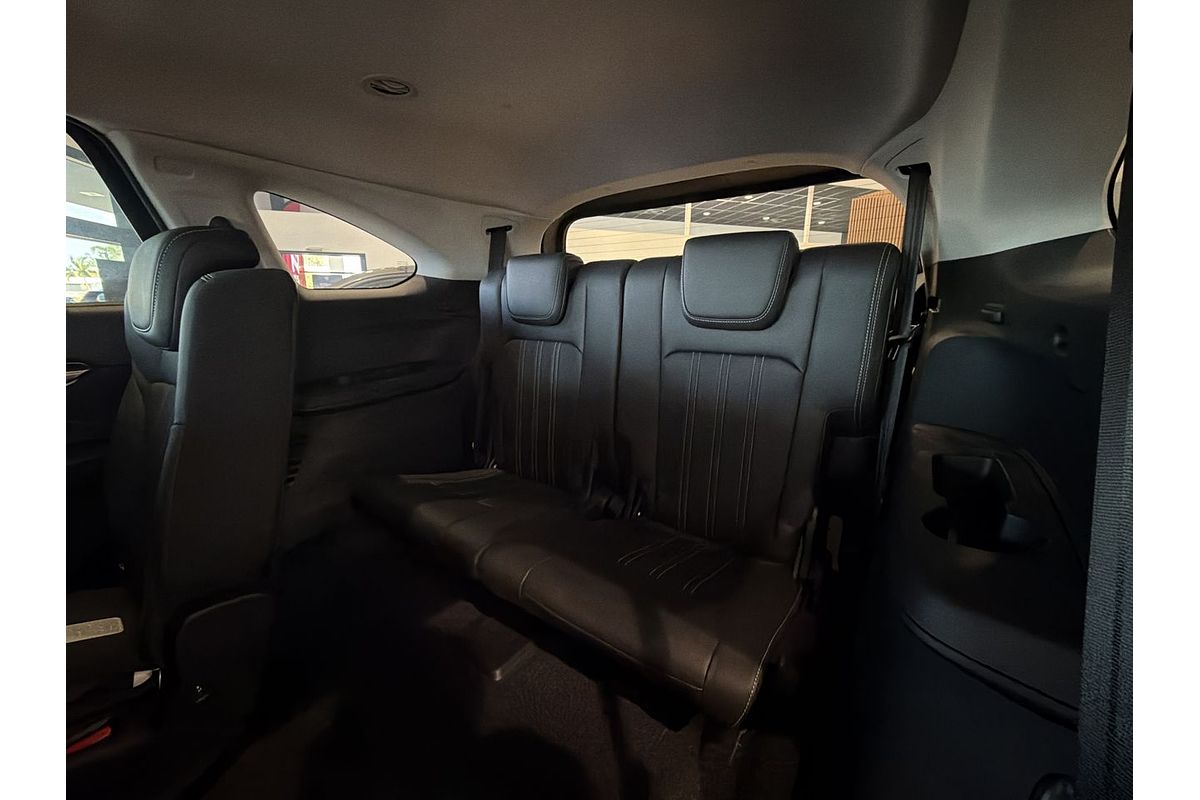 2023 Isuzu MU-X LS-T