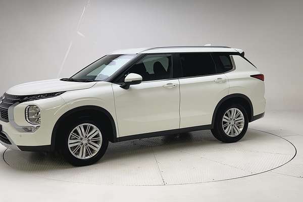 2024 Mitsubishi Outlander LS ZM thumb-3