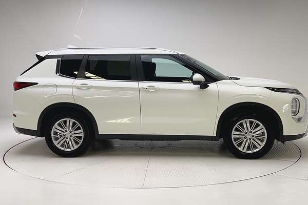 2024 Mitsubishi Outlander LS ZM thumb-8