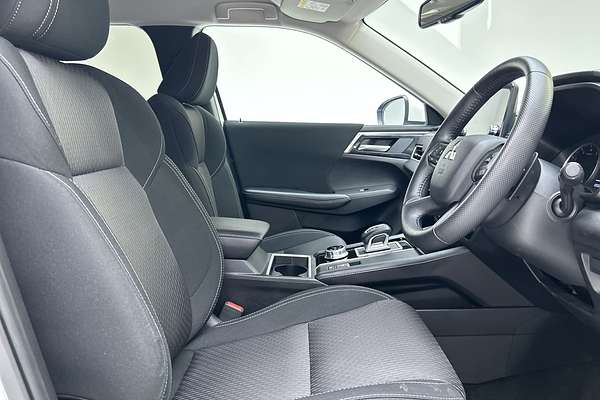 2024 Mitsubishi Outlander LS ZM thumb-12