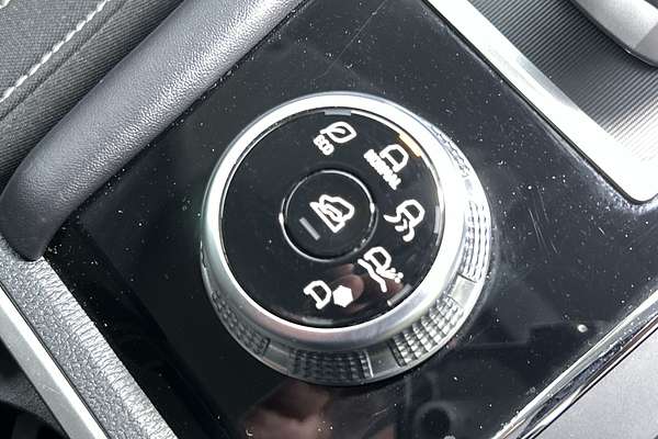 2024 Mitsubishi Outlander LS ZM thumb-16