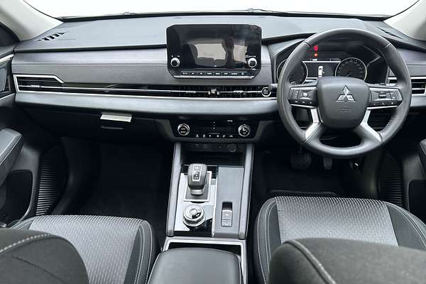 2024 Mitsubishi Outlander LS ZM thumb-19