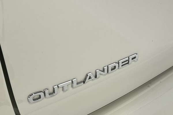 2024 Mitsubishi Outlander LS ZM thumb-21