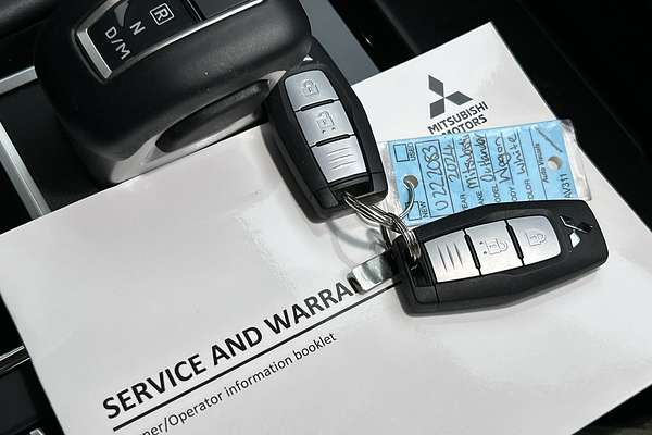 2024 Mitsubishi Outlander LS ZM thumb-22