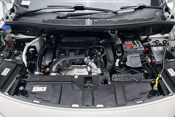 2018 Peugeot 3008 GT P84 thumb-10