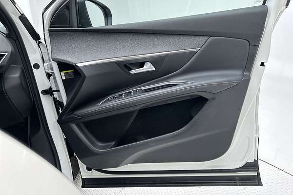 2018 Peugeot 3008 GT P84 thumb-18