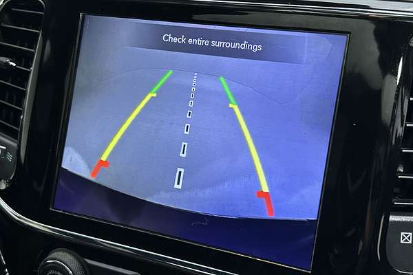 2020 Jeep Grand Cherokee Overland WK thumb-15