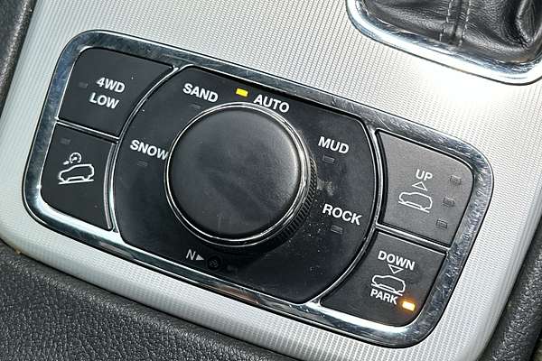 2020 Jeep Grand Cherokee Overland WK thumb-16