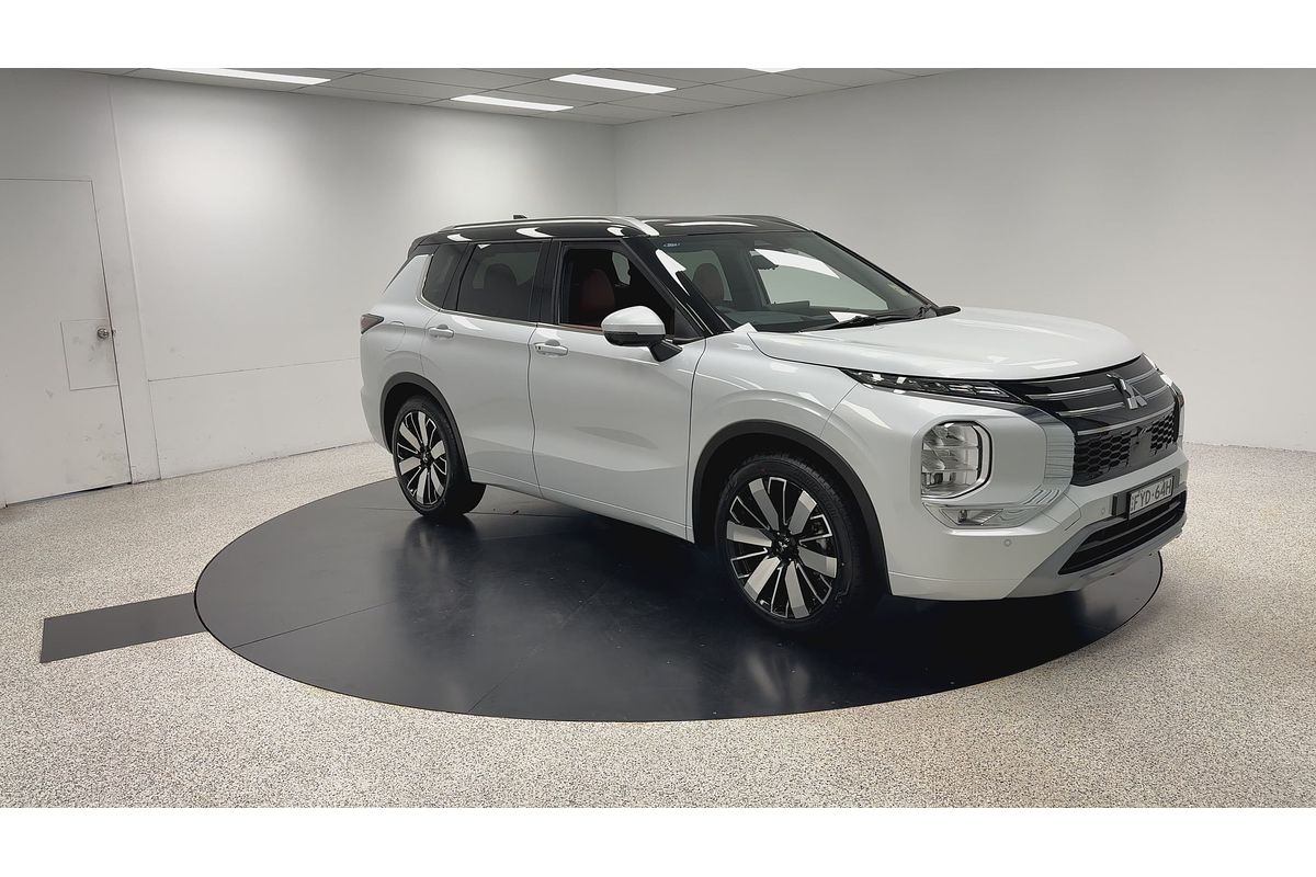 2025 Mitsubishi Outlander Exceed Tourer ZM