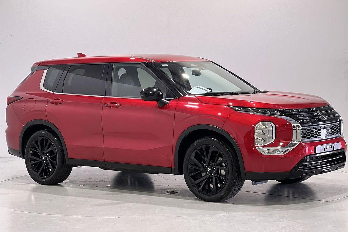 2024 Mitsubishi Outlander Black Edition ZM