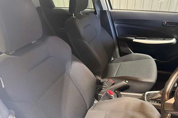 2020 Suzuki Swift GL AZ Series II thumb-10