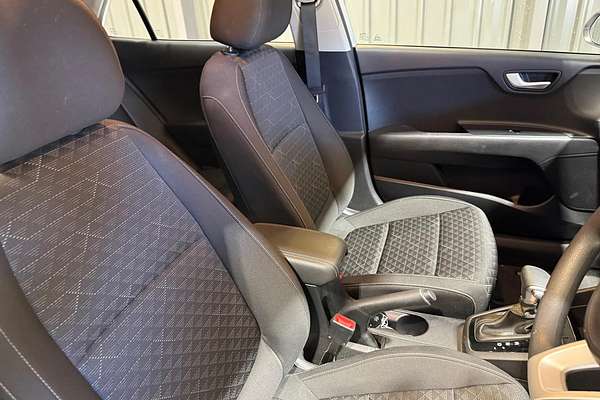 2017 Kia Rio S YB thumb-11