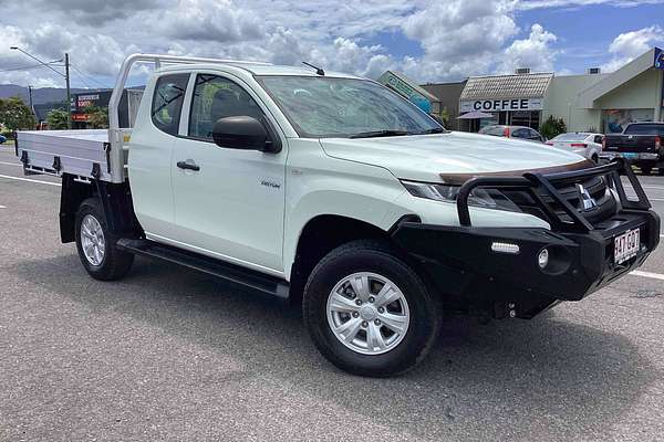 2023 Mitsubishi Triton GLX MR 4X4