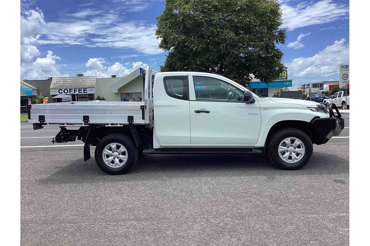 2023 Mitsubishi Triton GLX MR 4X4