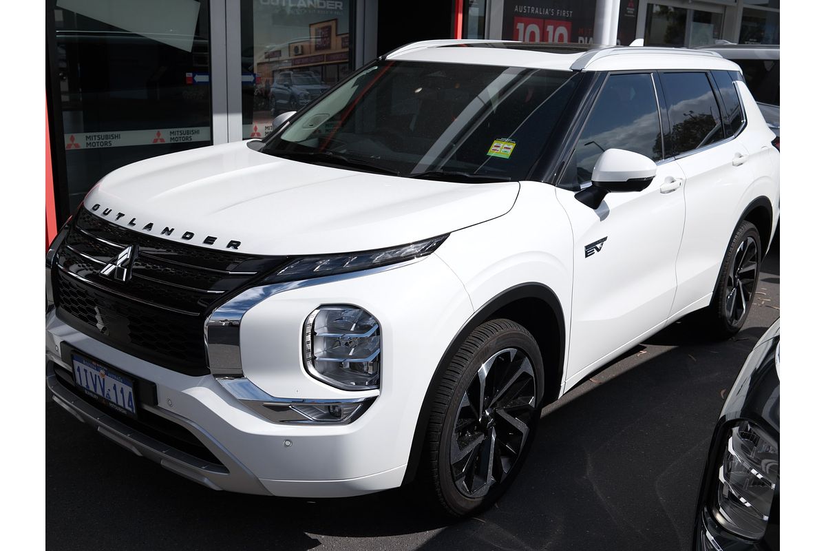 2024 Mitsubishi Outlander PHEV Exceed ZM