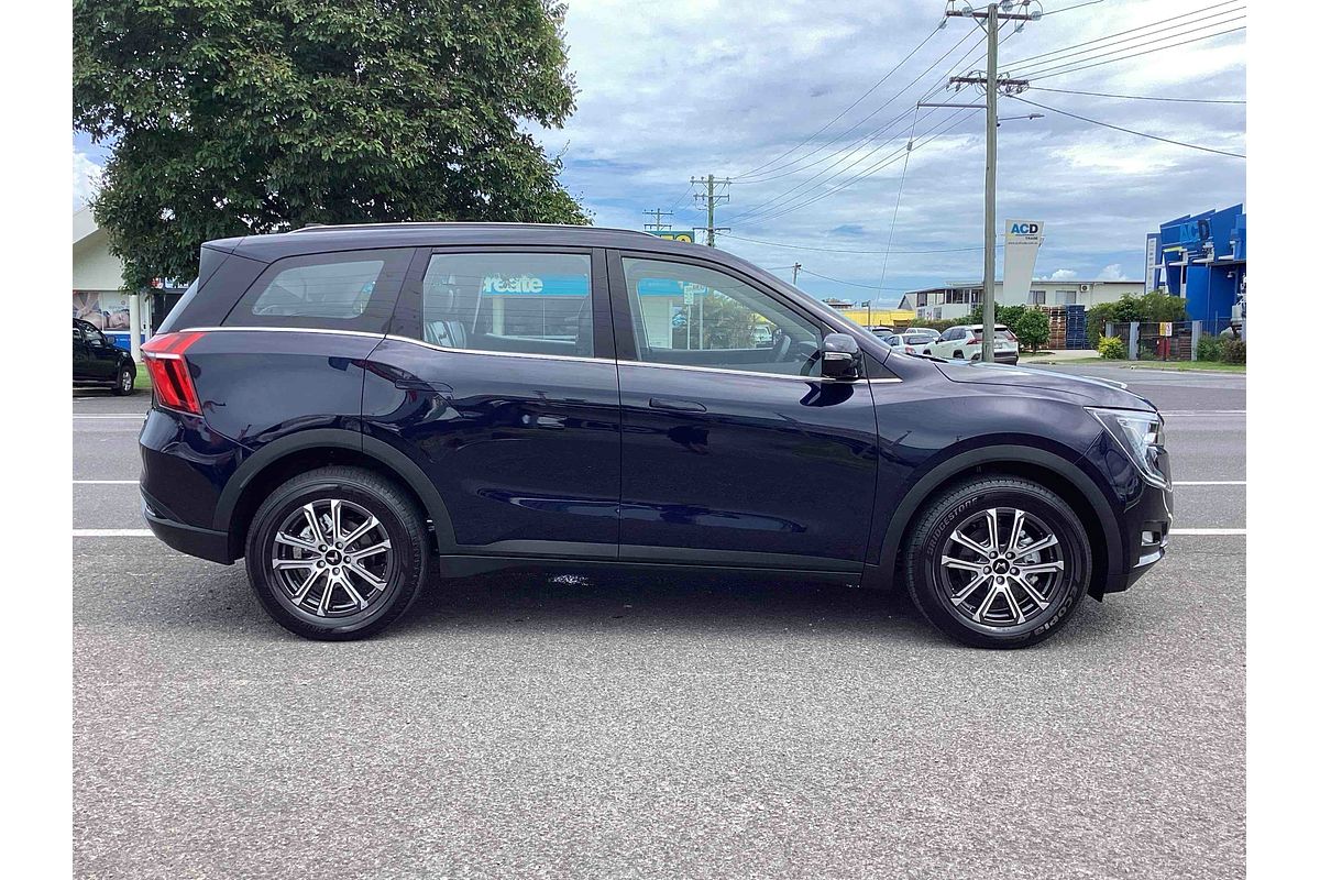 2025 Mahindra XUV700 AX7L