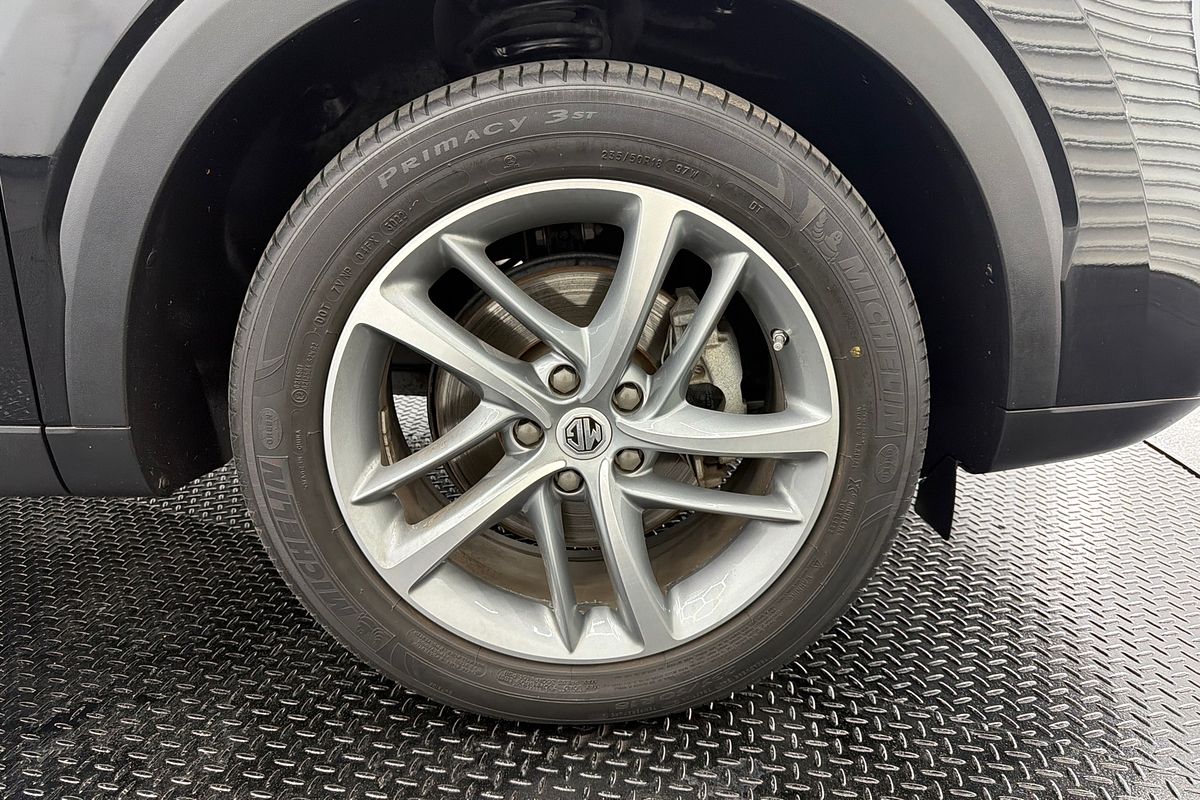 2022 MG HS Essence SAS23