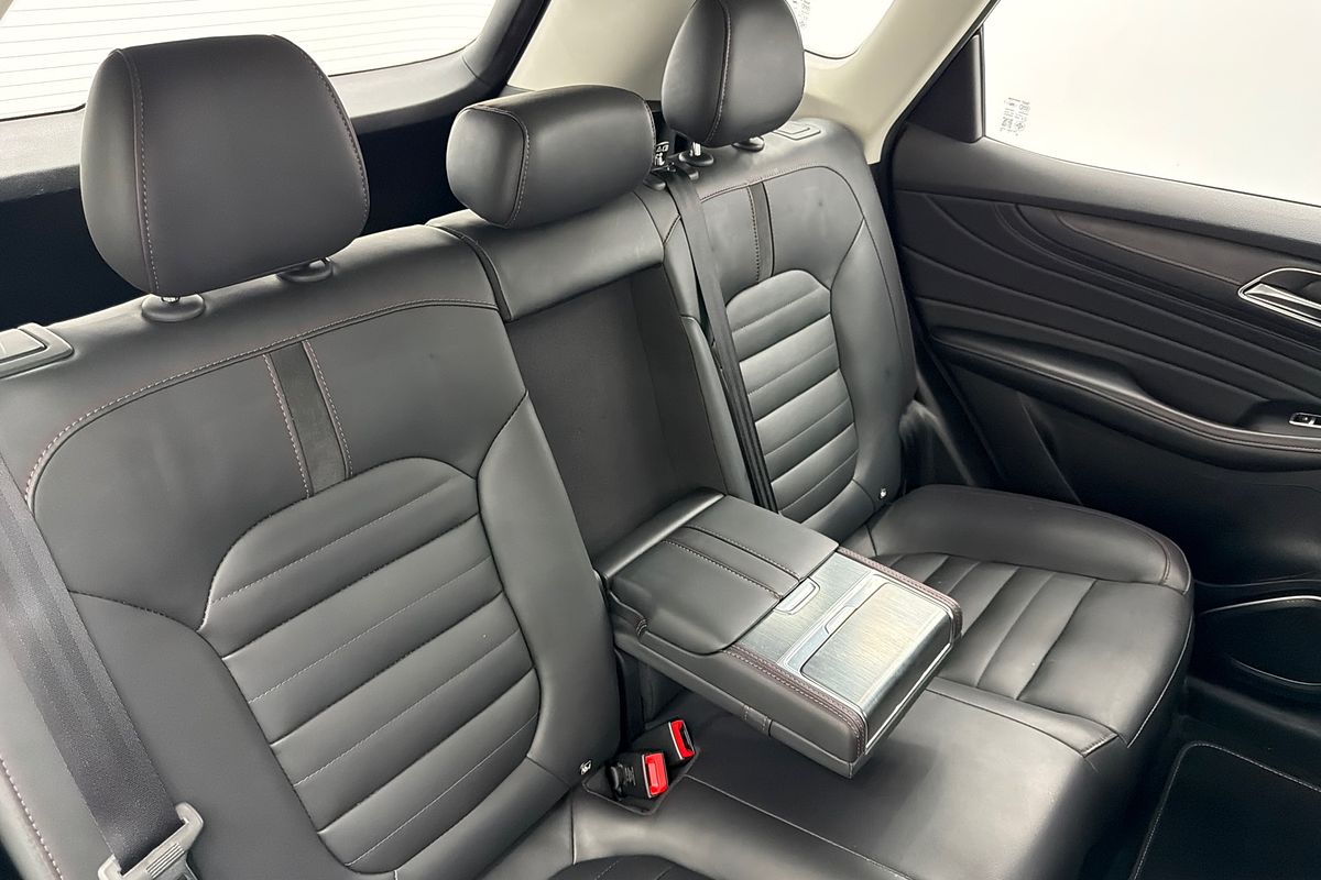 2022 MG HS Essence SAS23