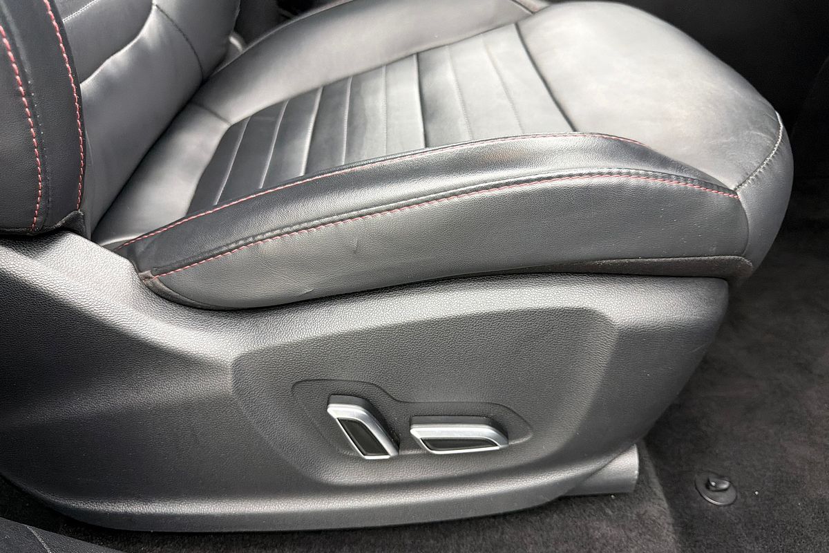 2022 MG HS Essence SAS23