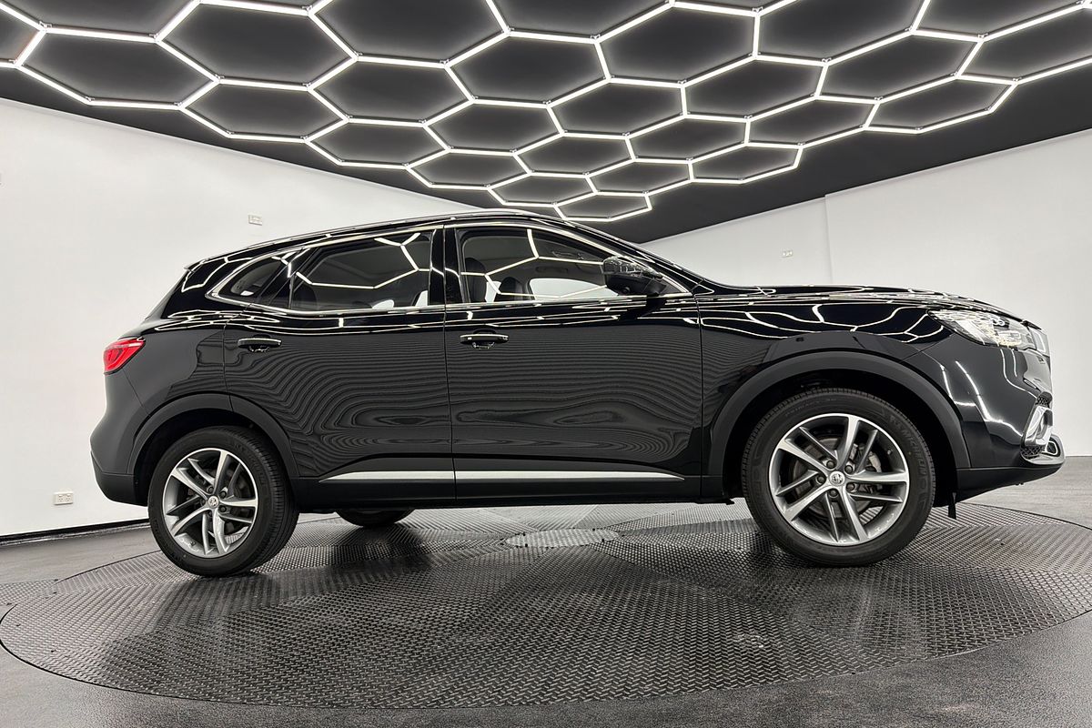 2022 MG HS Essence SAS23