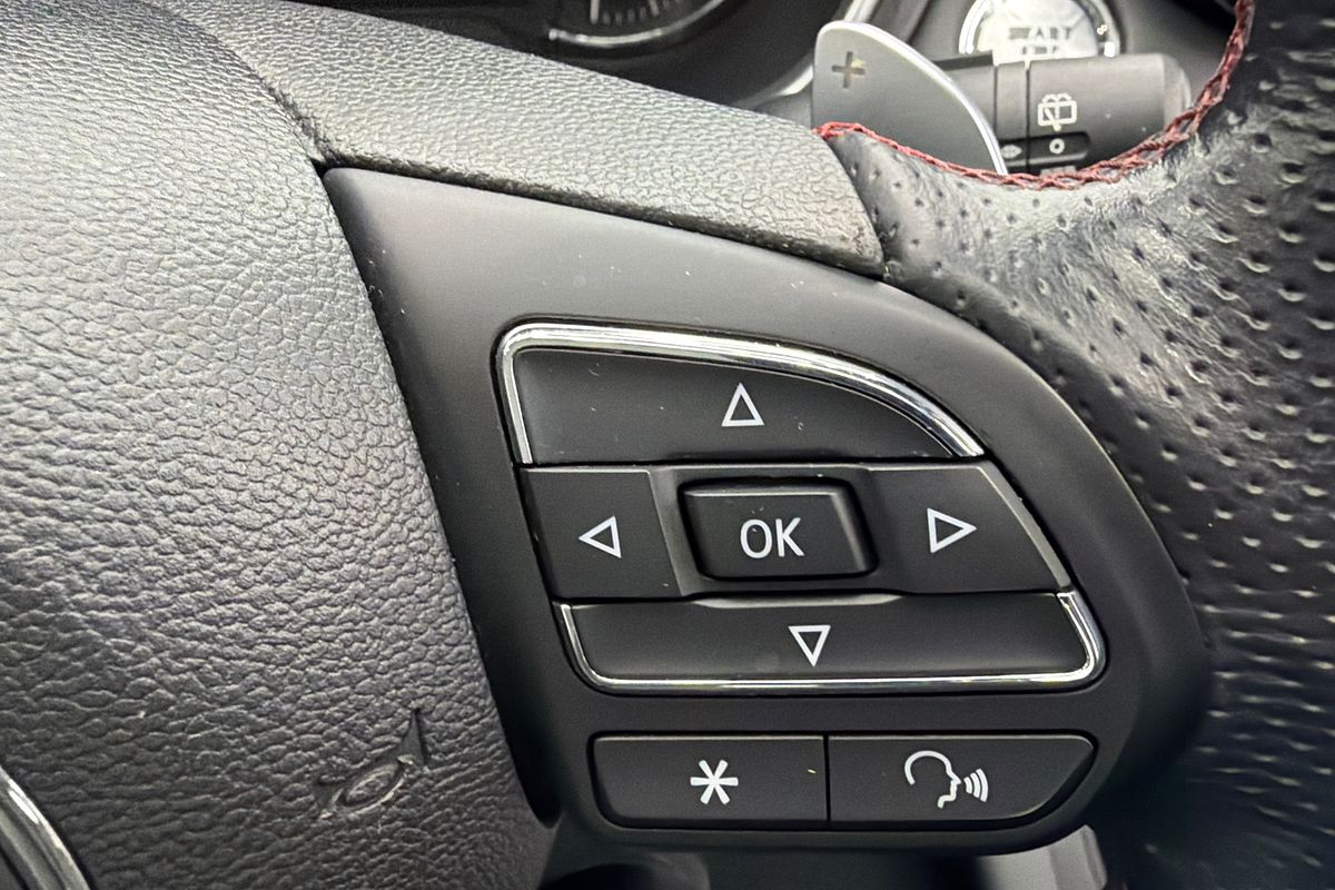 2022 MG HS Essence SAS23