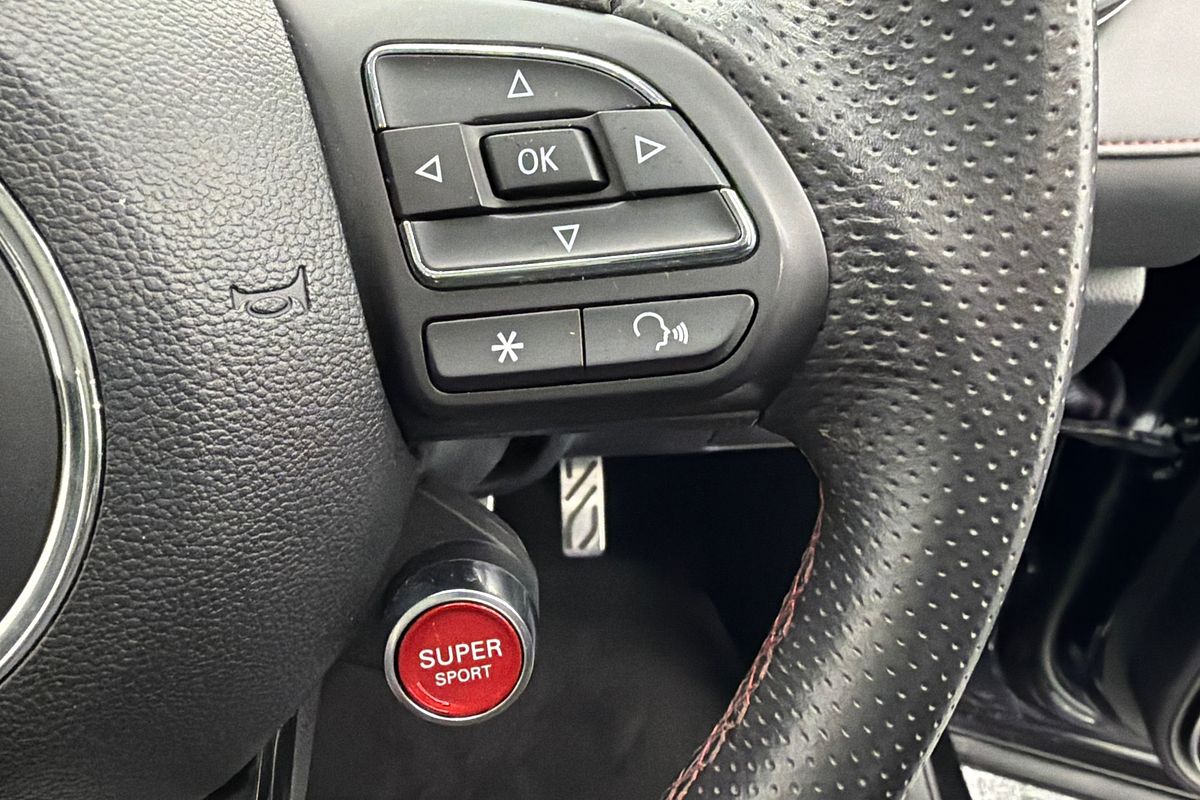 2022 MG HS Essence SAS23