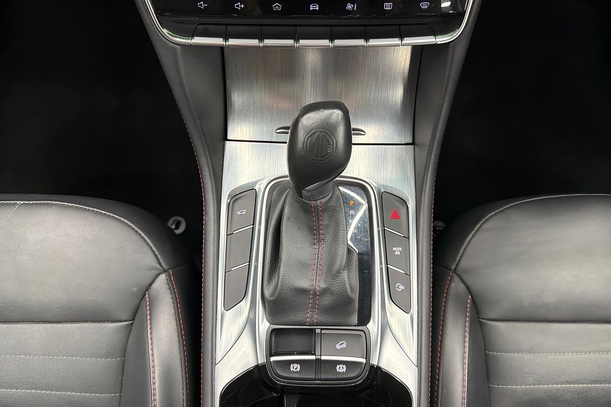 2022 MG HS Essence SAS23