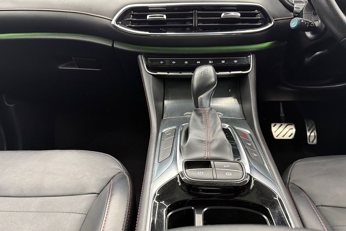 2022 MG HS Essence SAS23