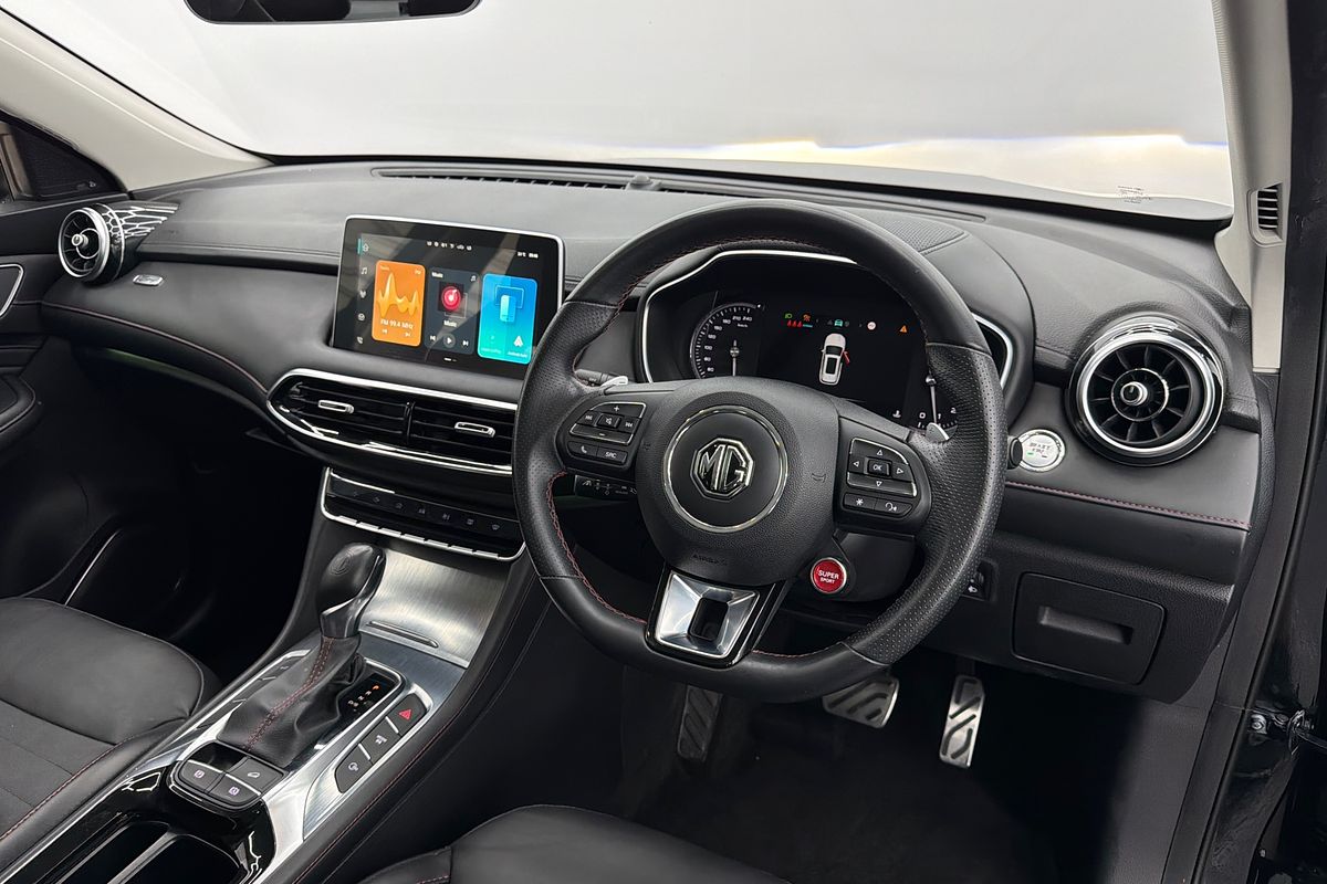 2022 MG HS Essence SAS23