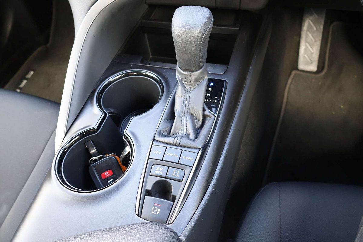 2024 Toyota Camry Ascent AXVH70R