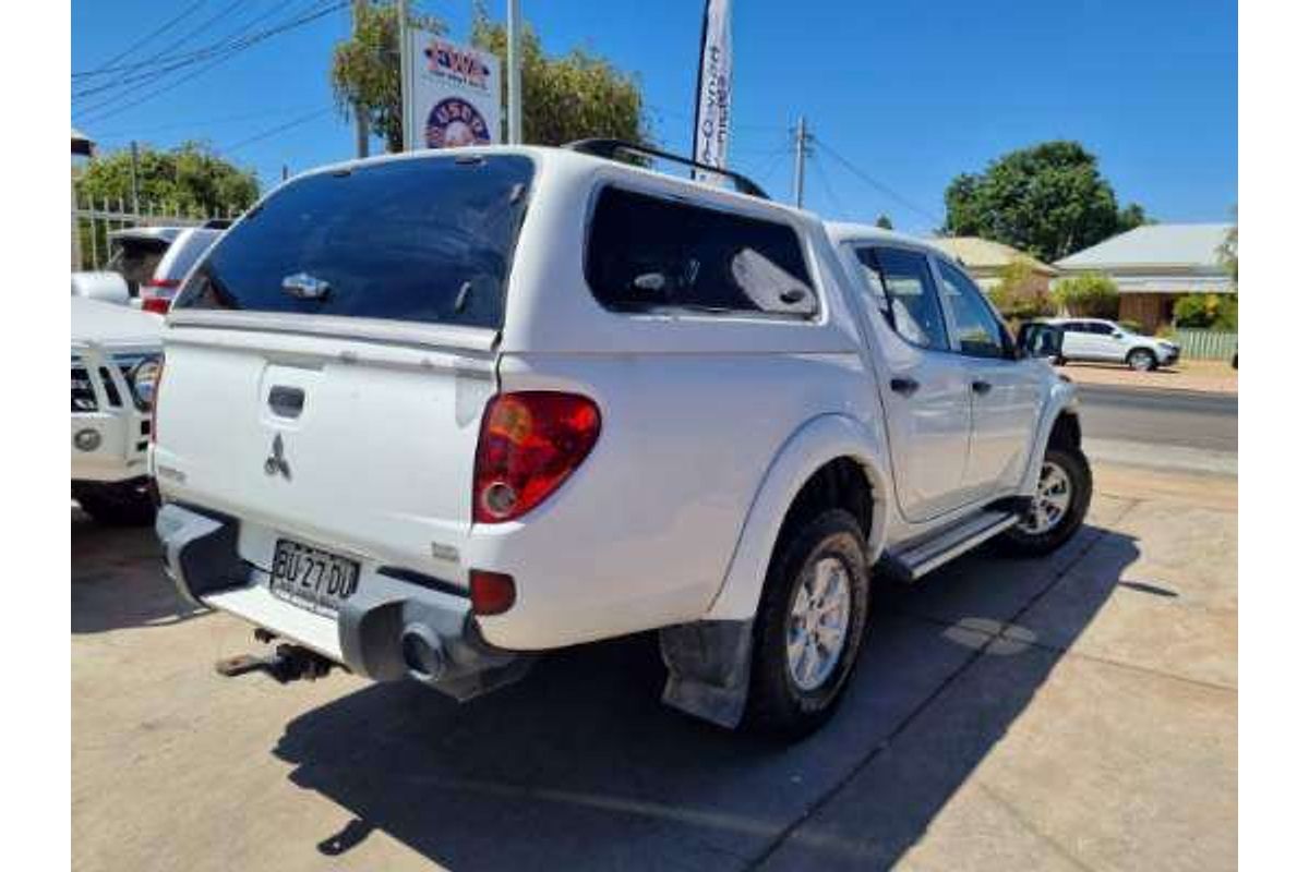 2012 Mitsubishi Triton GLX MN 4X4