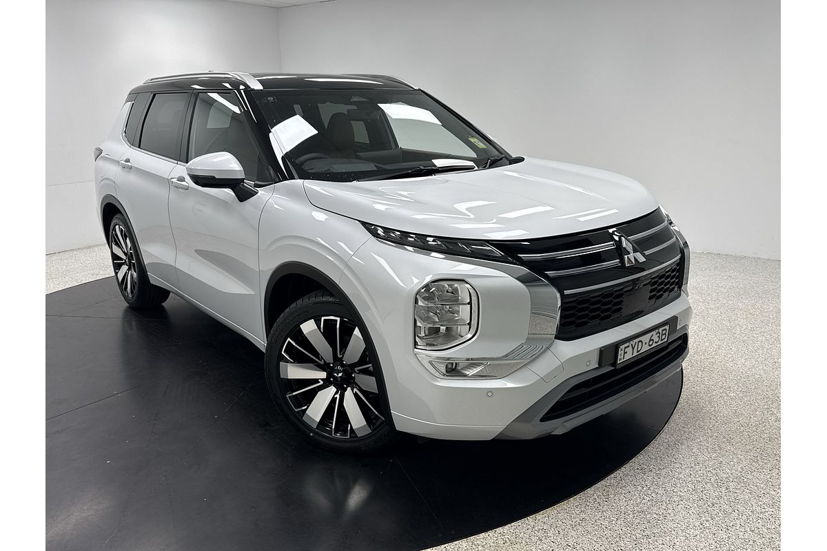 2025 Mitsubishi Outlander Exceed Tourer ZM