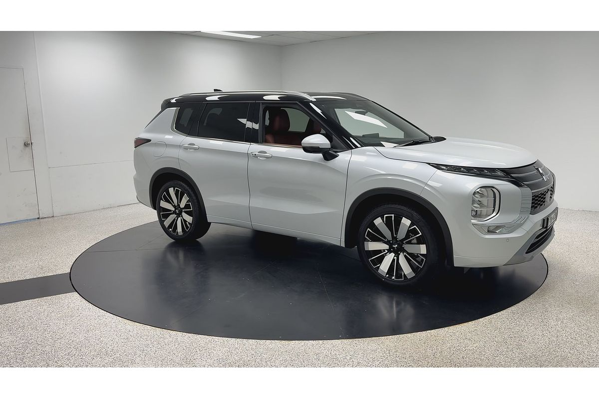 2025 Mitsubishi Outlander Exceed Tourer ZM