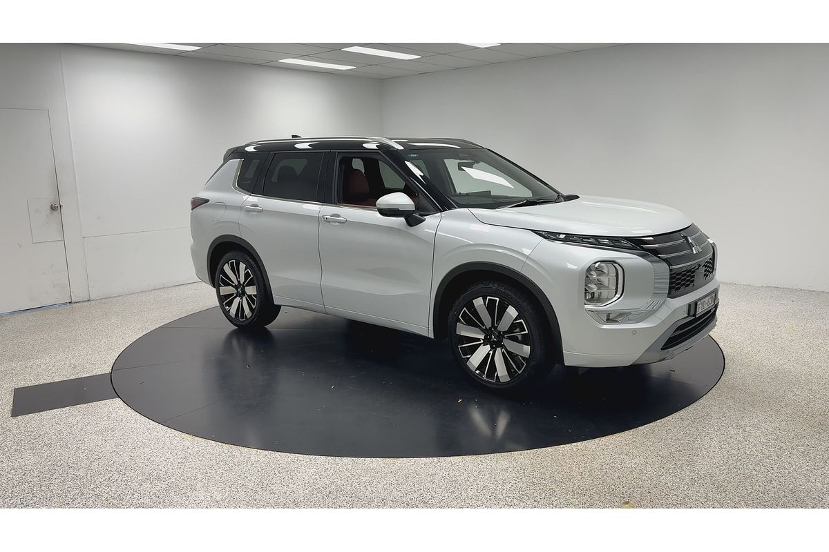 2025 Mitsubishi Outlander Exceed Tourer ZM