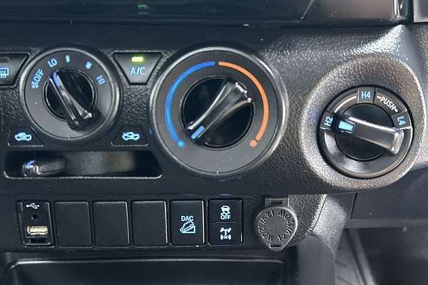 2022 Toyota Hilux SR GUN126R 4X4 thumb-16