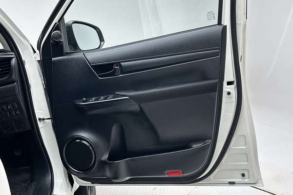 2022 Toyota Hilux SR GUN126R 4X4 thumb-18