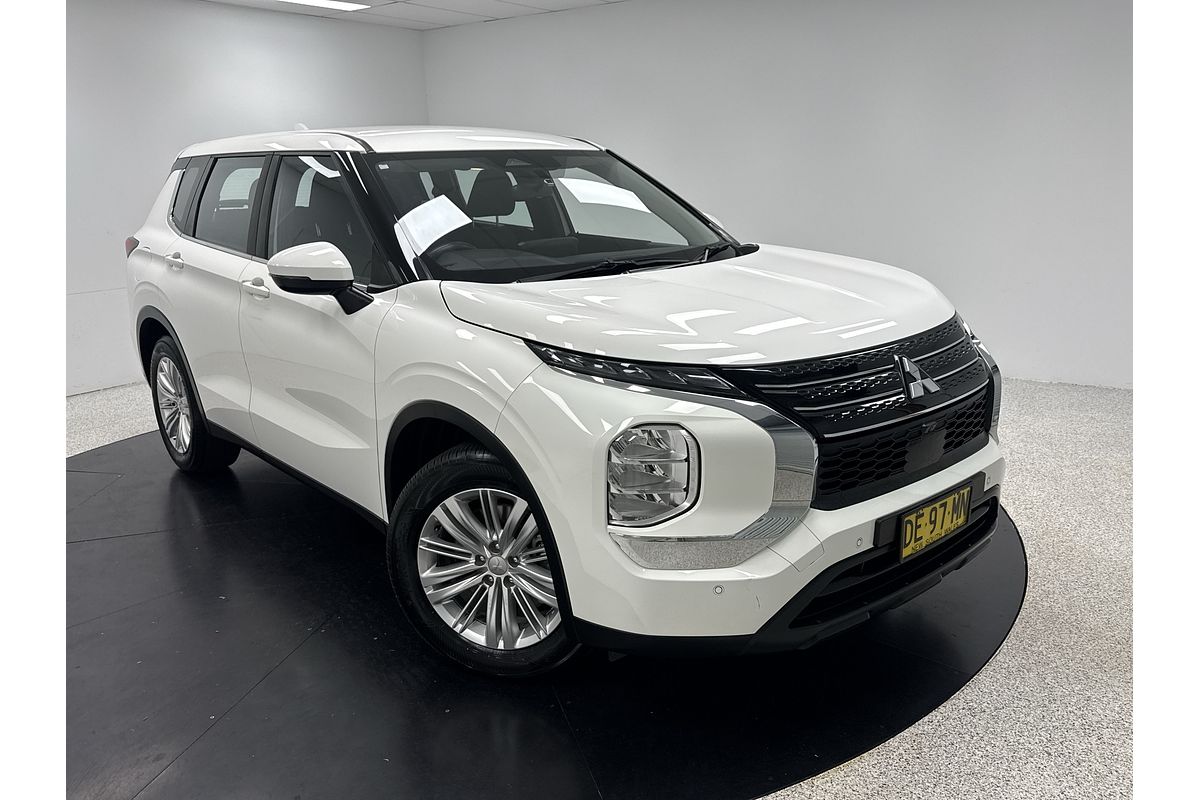 2022 Mitsubishi Outlander ES ZM