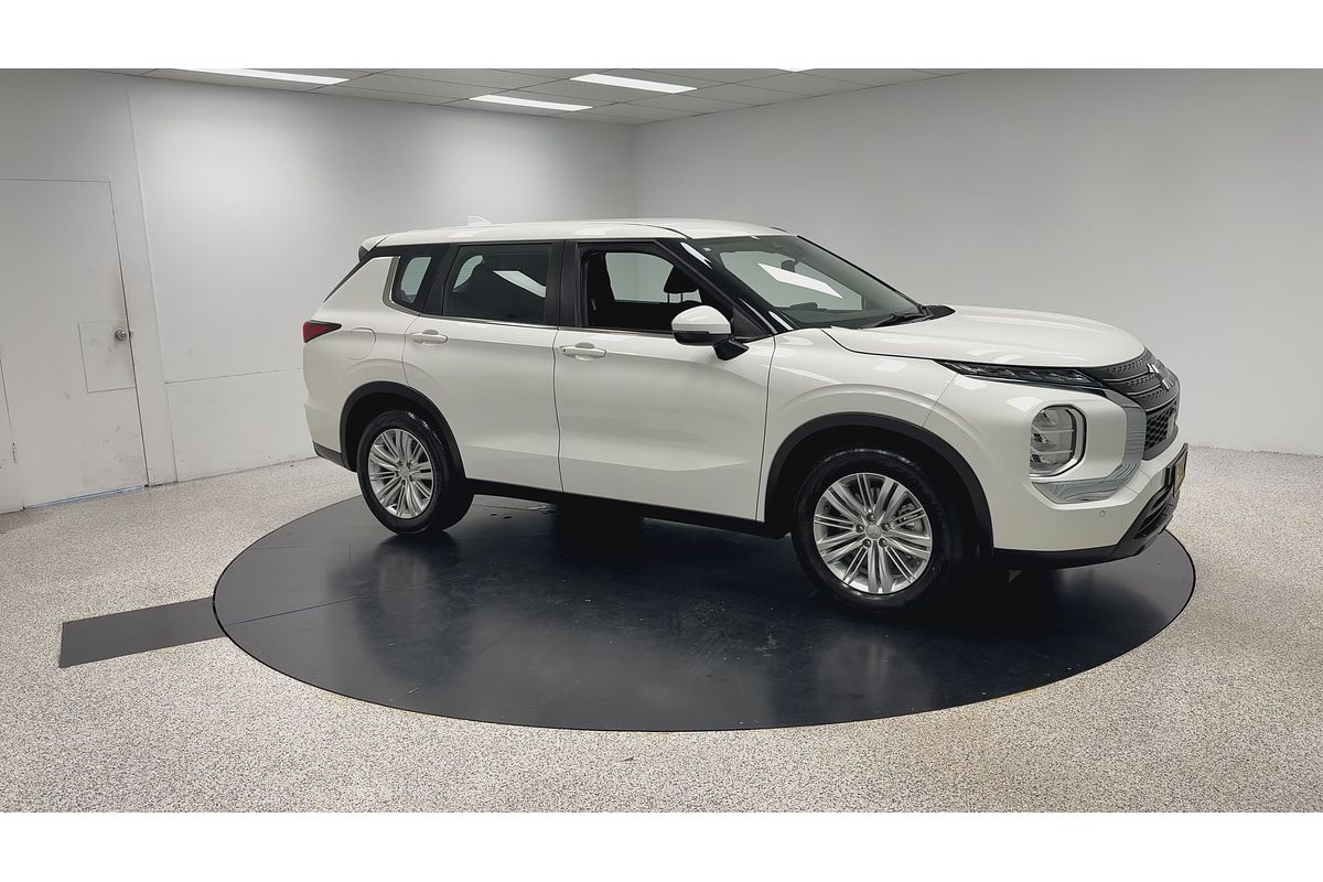 2022 Mitsubishi Outlander ES ZM