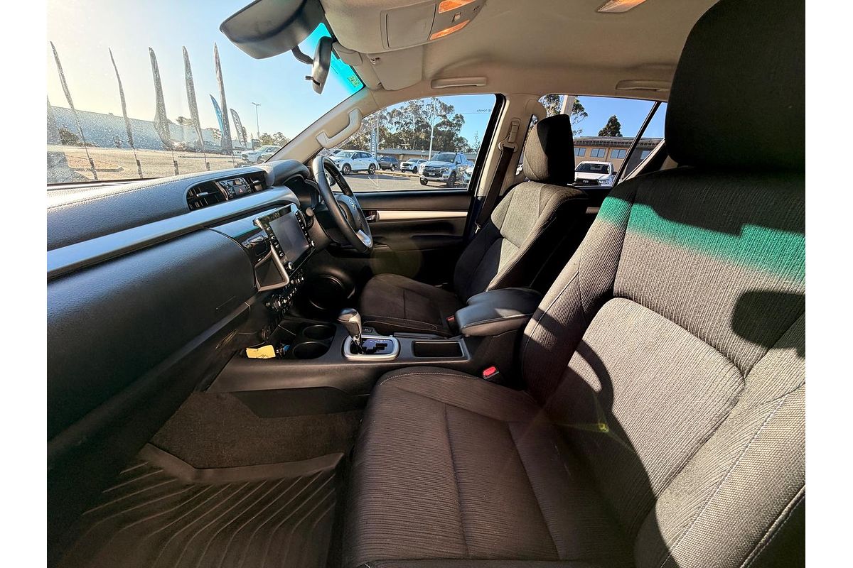 2020 Toyota Hilux SR5 GUN126R 4X4