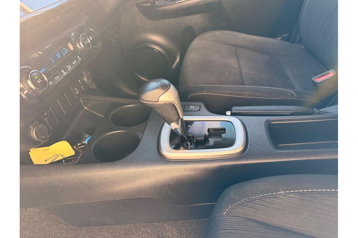 2020 Toyota Hilux SR5 GUN126R 4X4