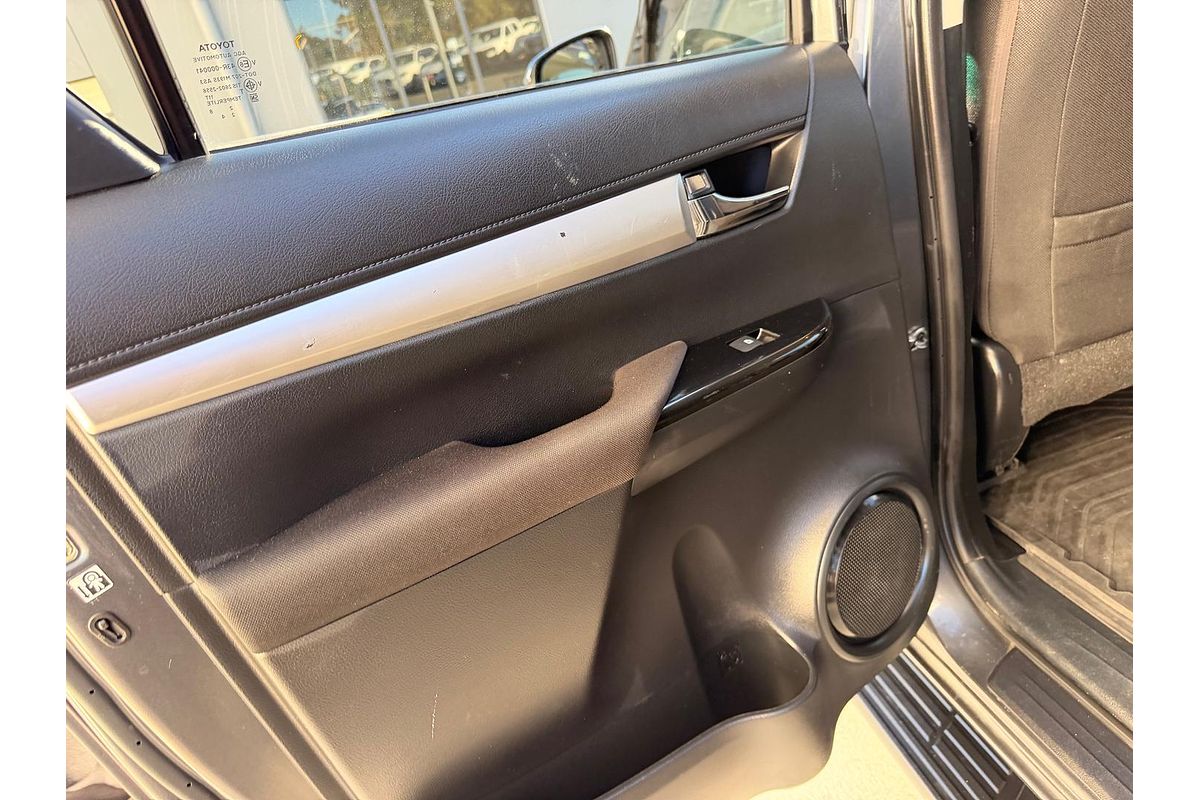 2020 Toyota Hilux SR5 GUN126R 4X4