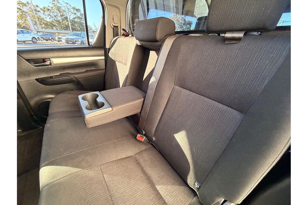 2020 Toyota Hilux SR5 GUN126R 4X4