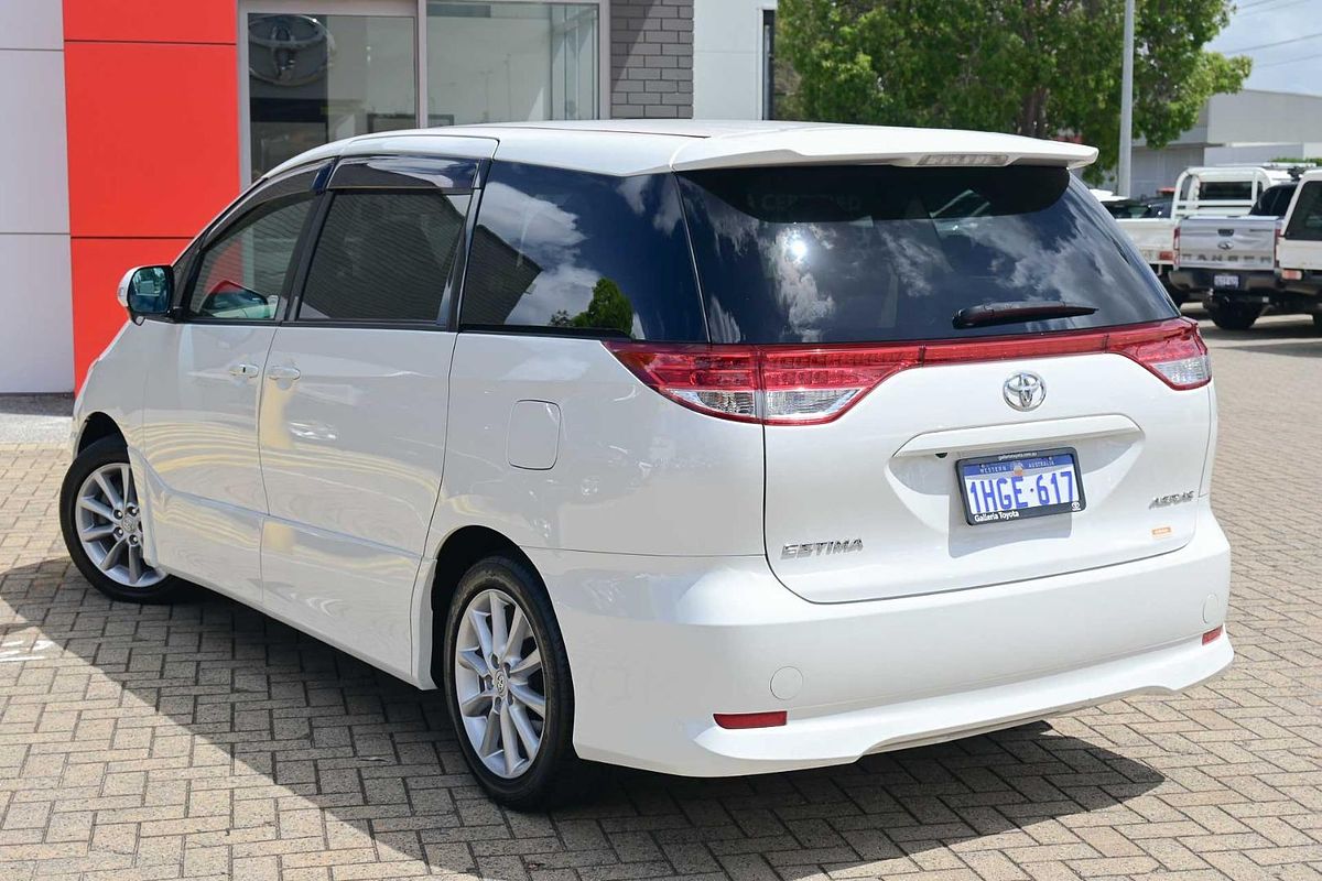 2012 Toyota Tarago