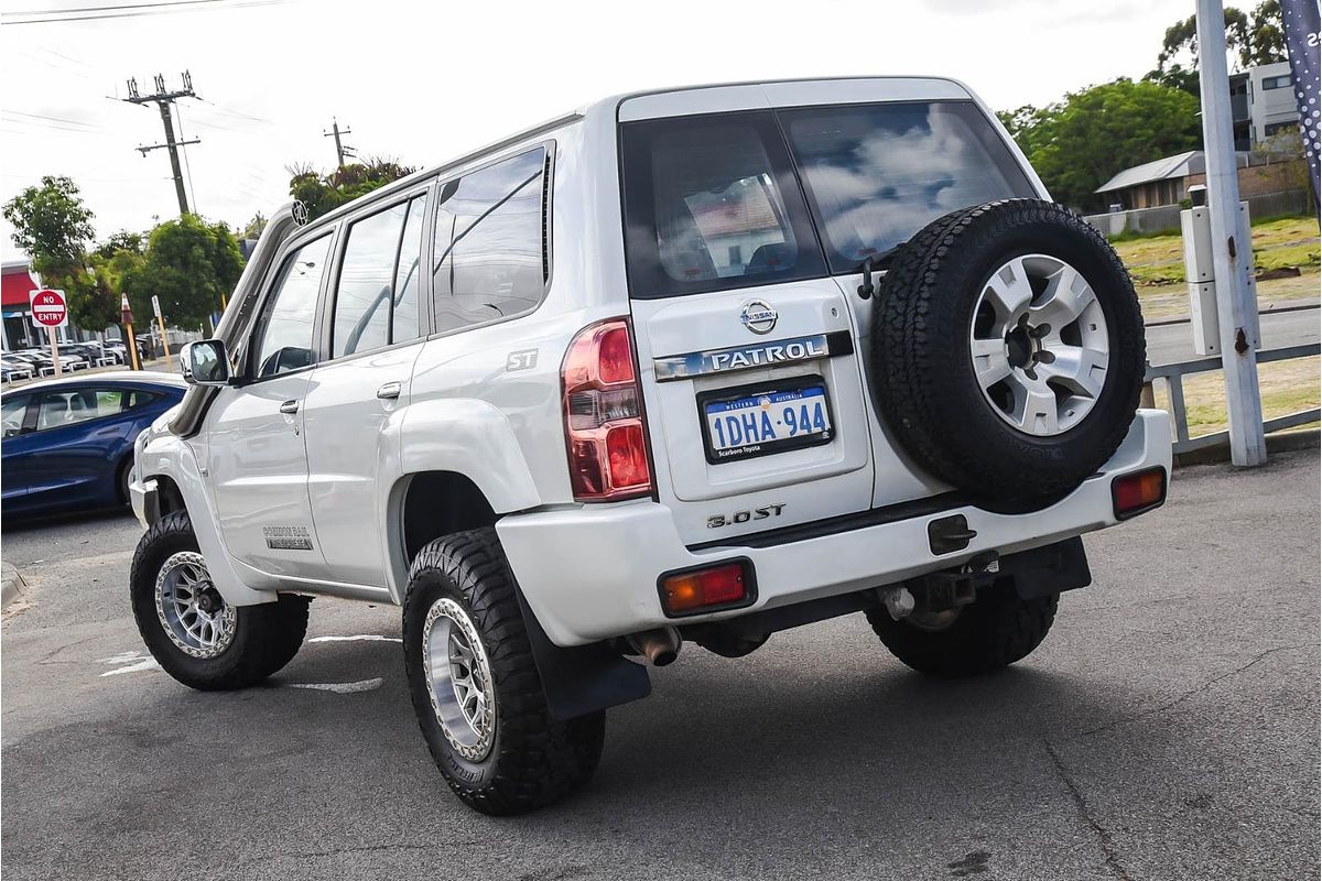 2010 Nissan Patrol ST GU 7