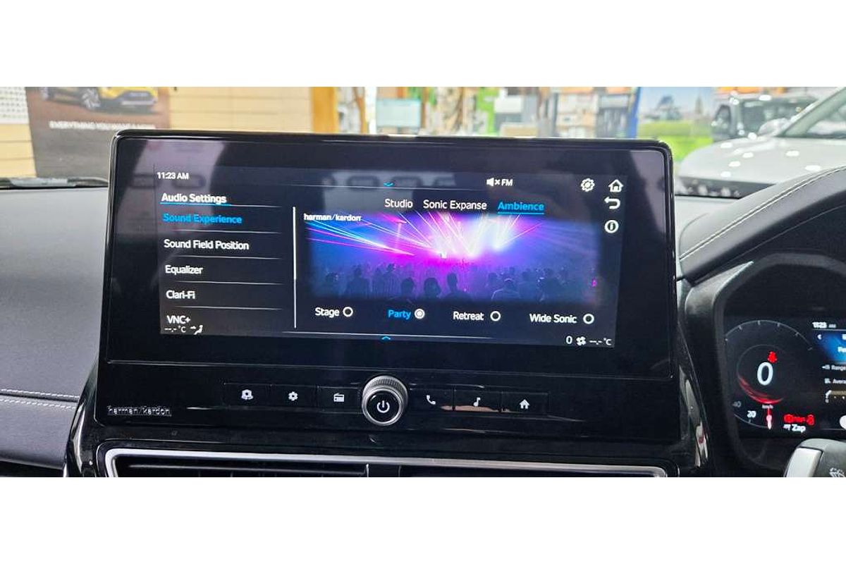 XUV 3X0 AX7L PM AT EXP ZY