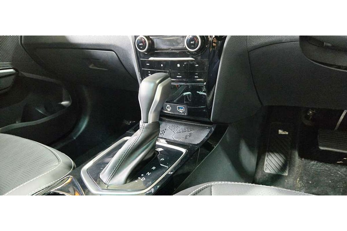 XUV 3X0 AX7L PM AT EXP ZY