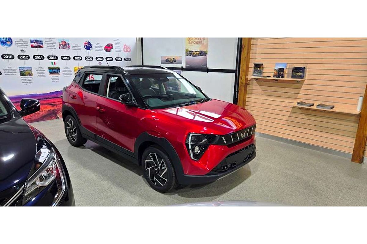 XUV 3X0 AX7L PM AT EXP ZY