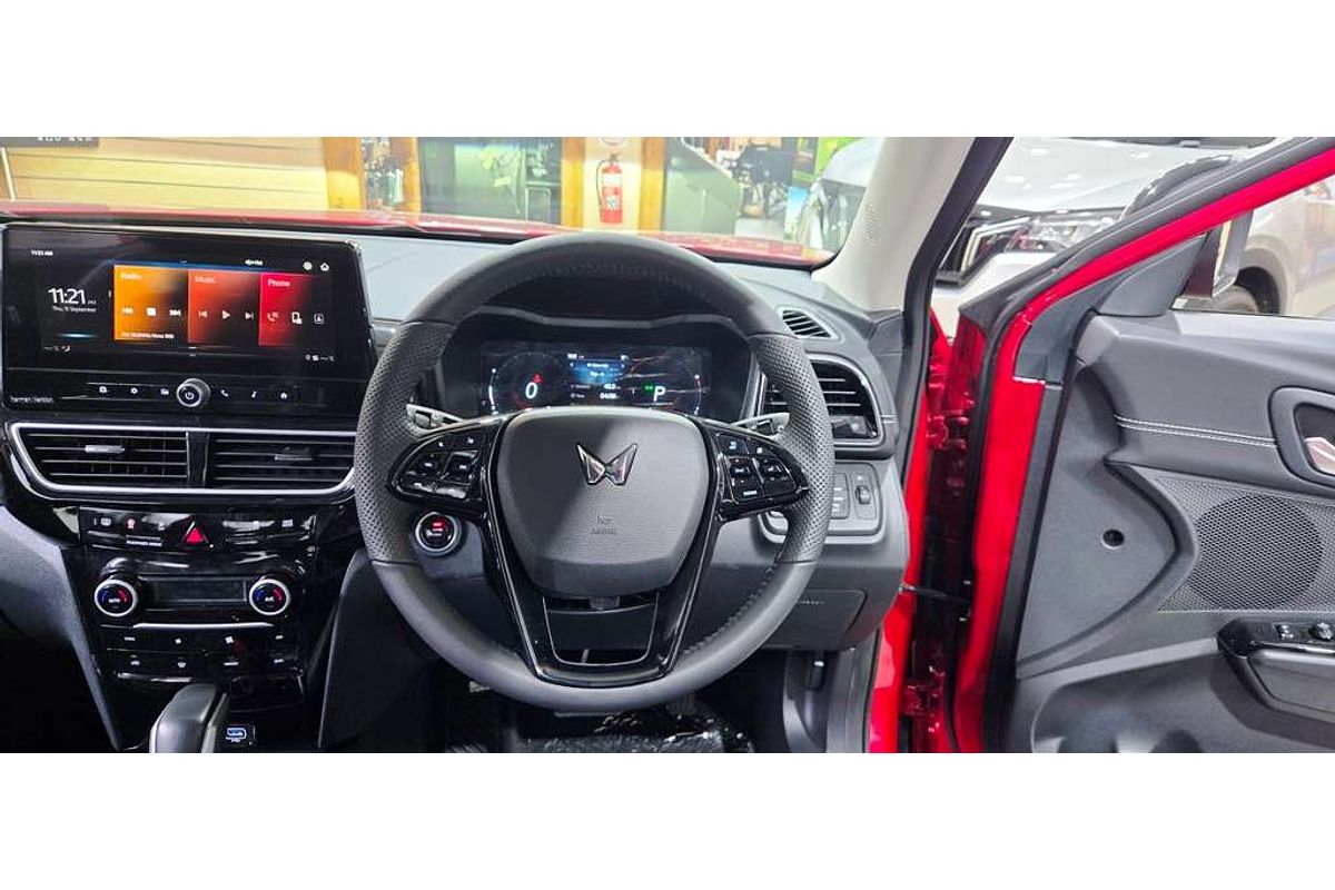 XUV 3X0 AX7L PM AT EXP ZY