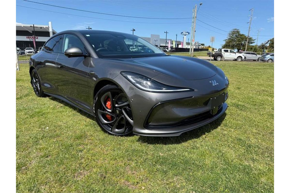 2025 MG IM5 Platinum P12L